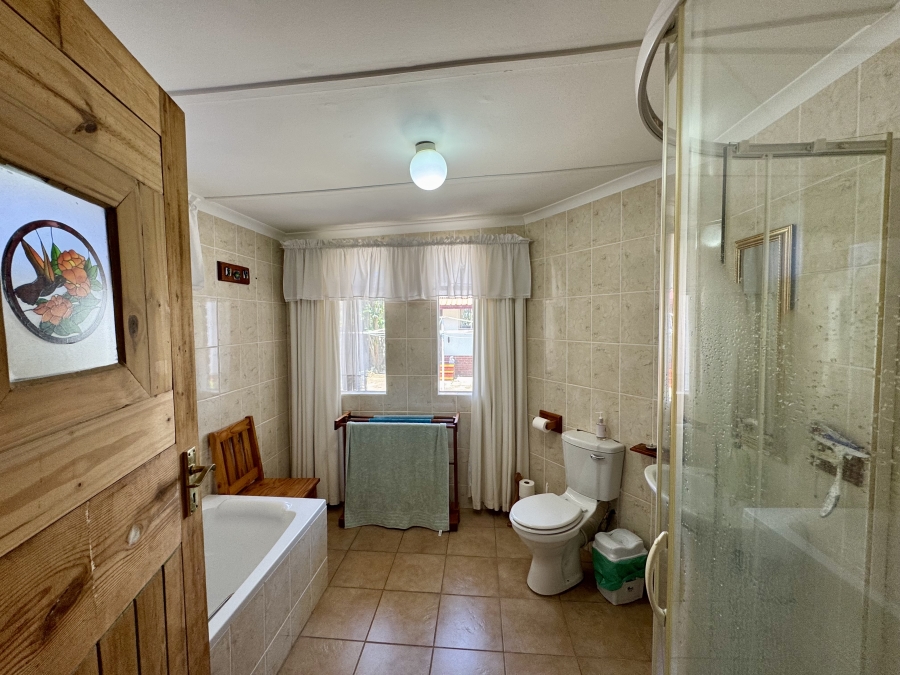 6 Bedroom Property for Sale in Clarendon KwaZulu-Natal