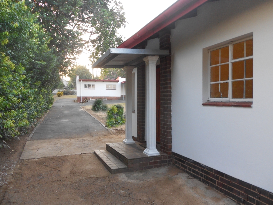 6 Bedroom Property for Sale in Clarendon KwaZulu-Natal