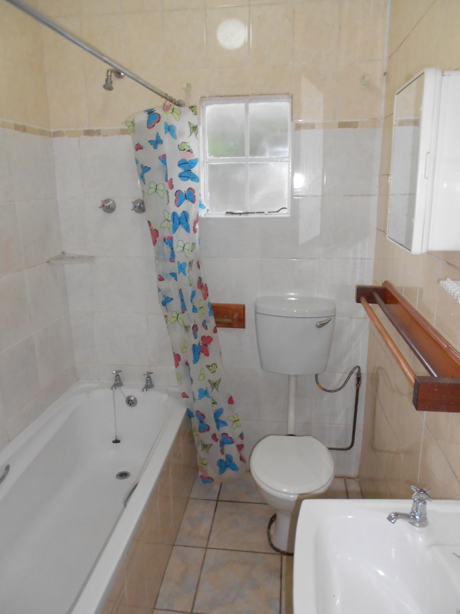 6 Bedroom Property for Sale in Clarendon KwaZulu-Natal