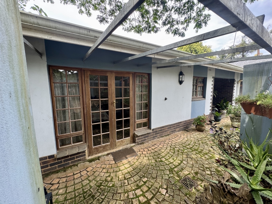 8 Bedroom Property for Sale in Montrose KwaZulu-Natal