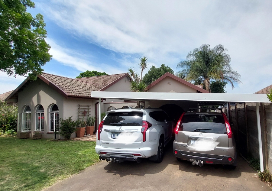 4 Bedroom Property for Sale in Hayfields KwaZulu-Natal