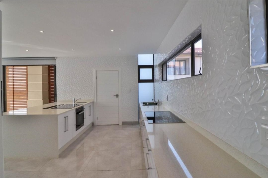 5 Bedroom Property for Sale in Izinga KwaZulu-Natal