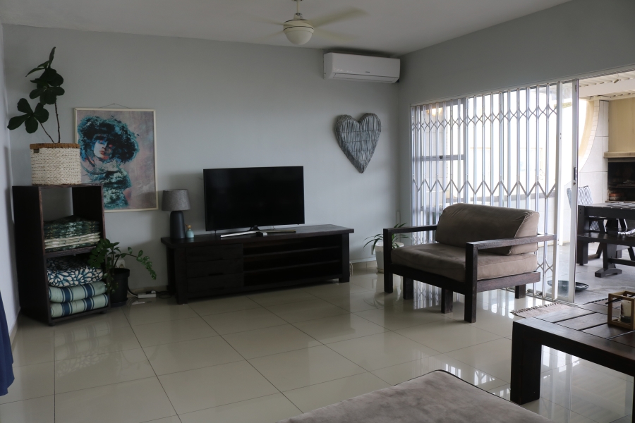 To Let 3 Bedroom Property for Rent in Umdloti Beach KwaZulu-Natal