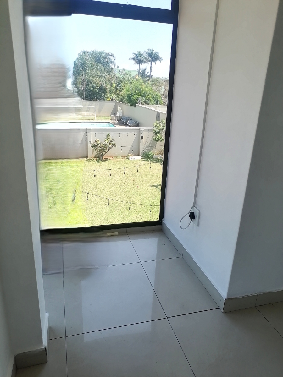 To Let 2 Bedroom Property for Rent in Somerset Park KwaZulu-Natal