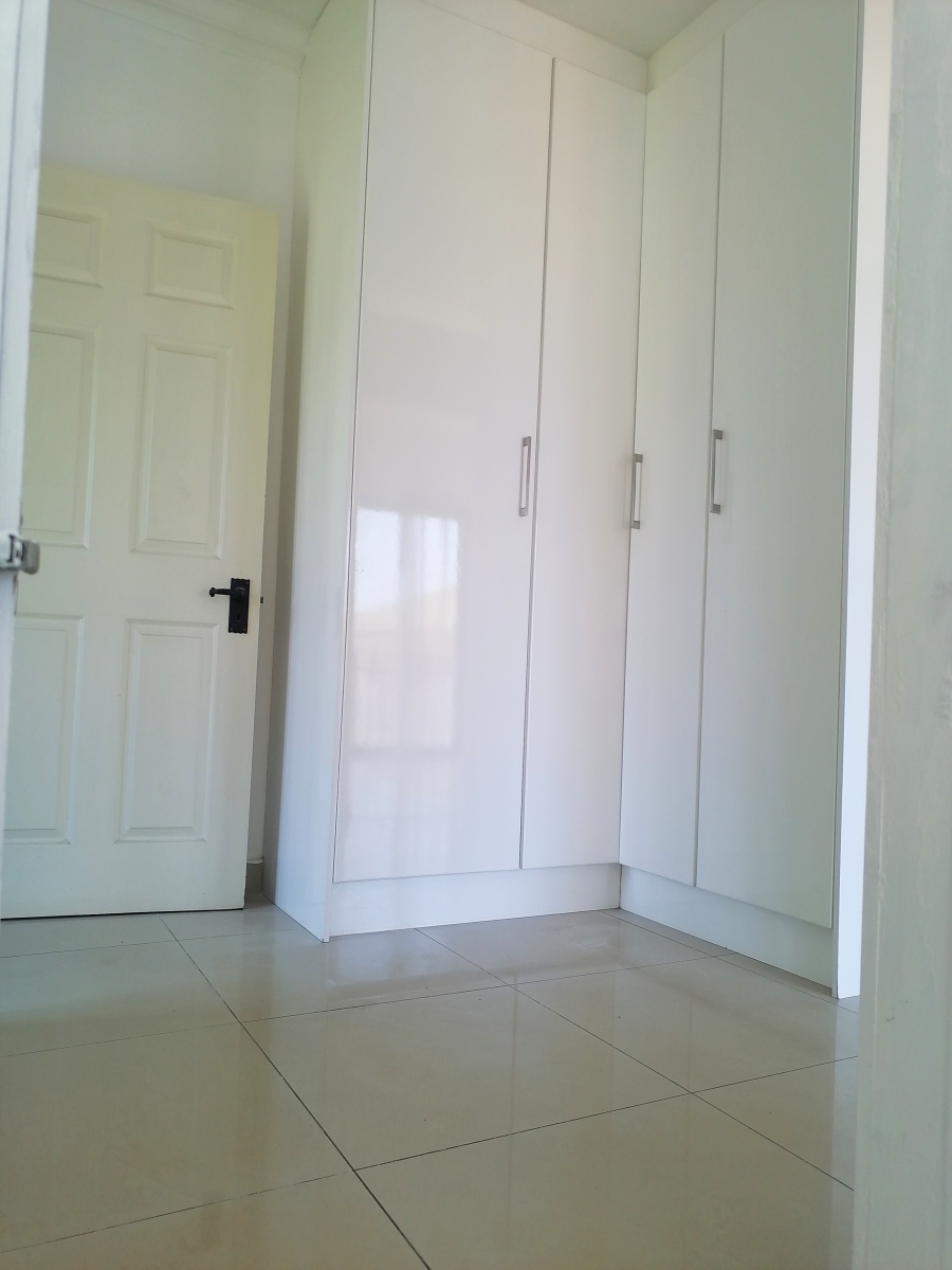 To Let 2 Bedroom Property for Rent in Somerset Park KwaZulu-Natal