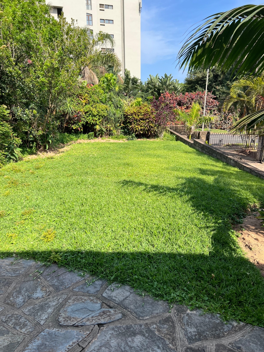 To Let 4 Bedroom Property for Rent in Umhlanga KwaZulu-Natal