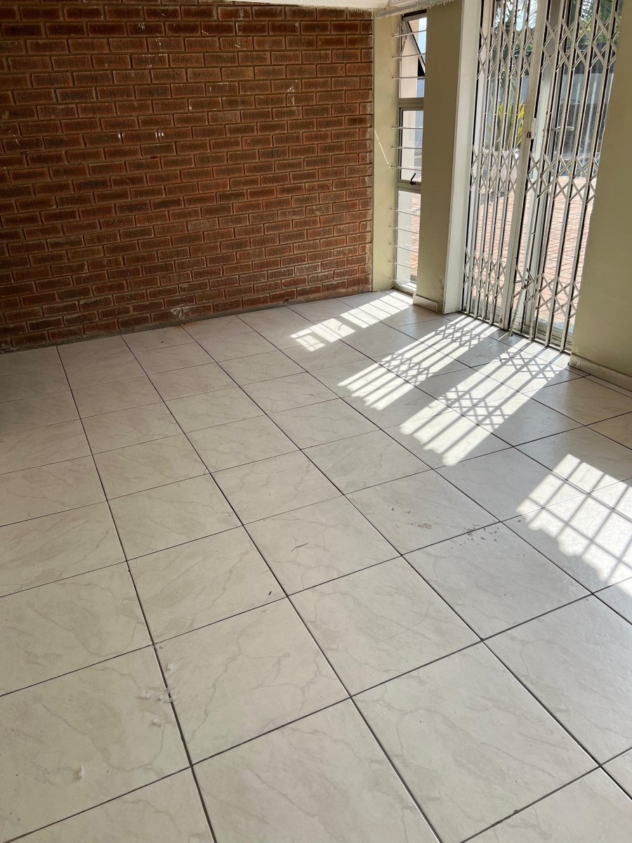 To Let 4 Bedroom Property for Rent in Umhlanga KwaZulu-Natal