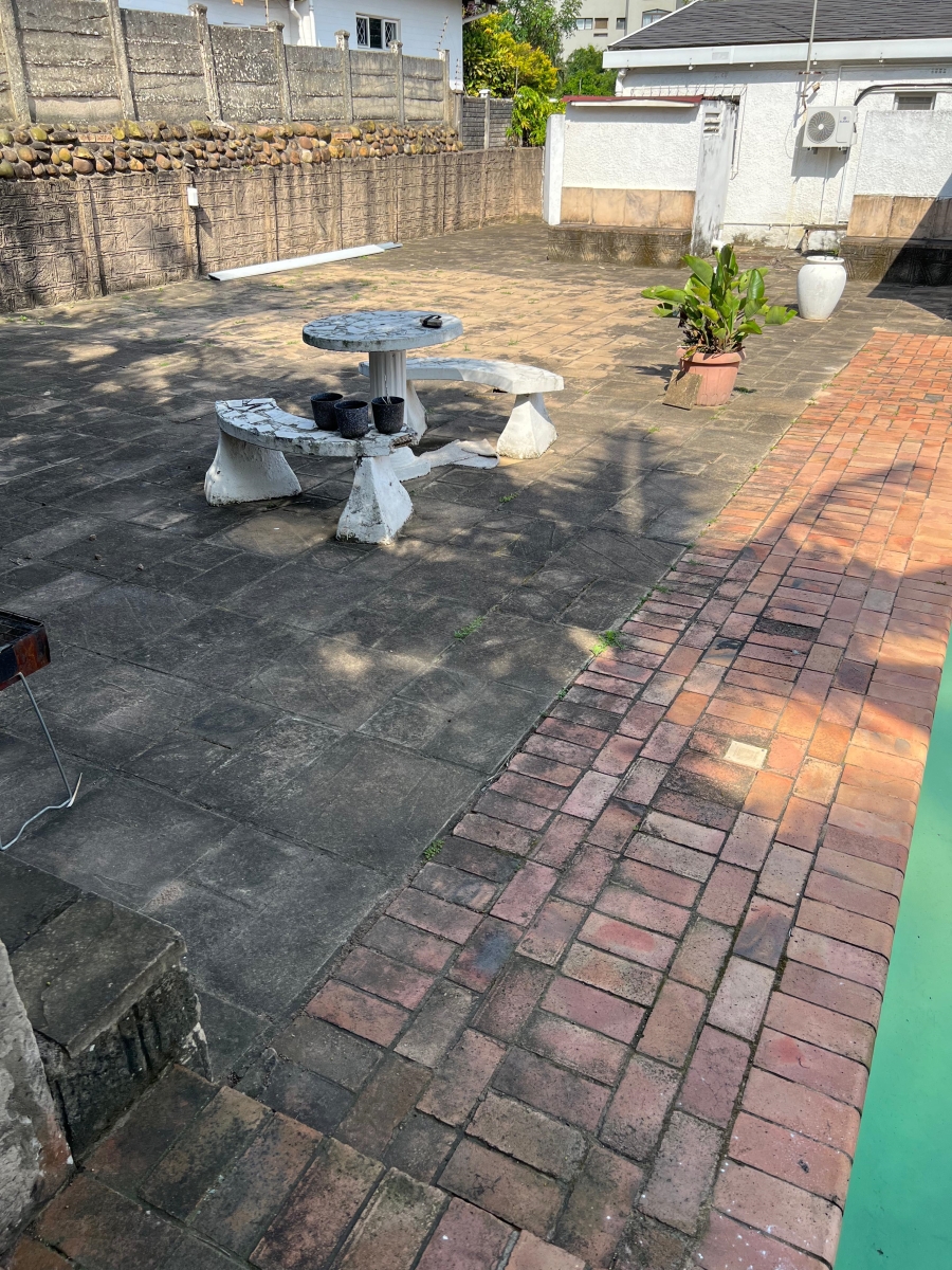 To Let 4 Bedroom Property for Rent in Umhlanga KwaZulu-Natal