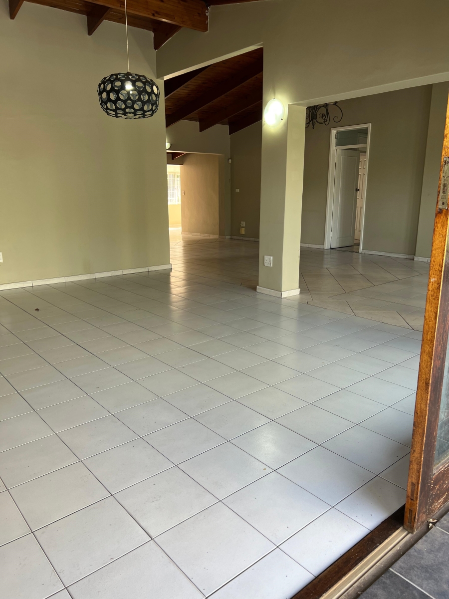 To Let 4 Bedroom Property for Rent in Umhlanga KwaZulu-Natal