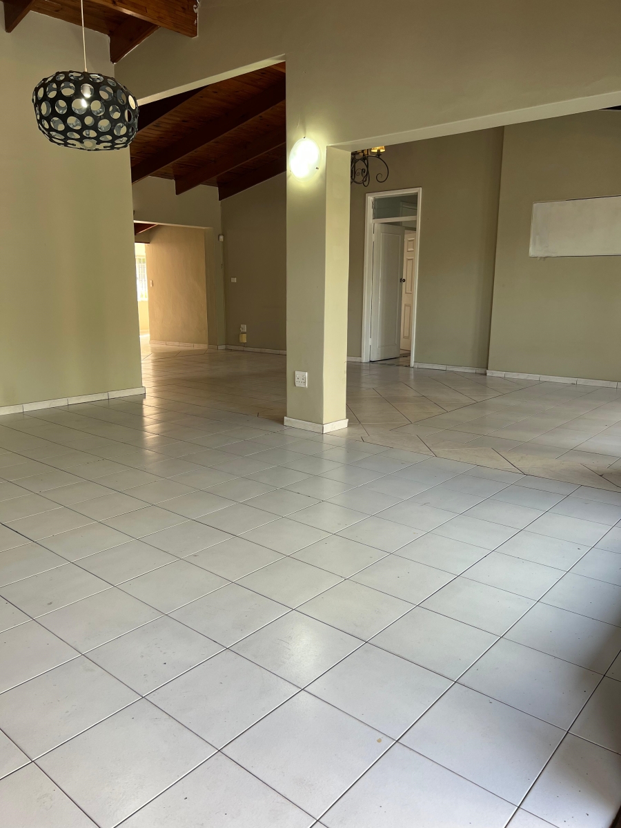 To Let 4 Bedroom Property for Rent in Umhlanga KwaZulu-Natal