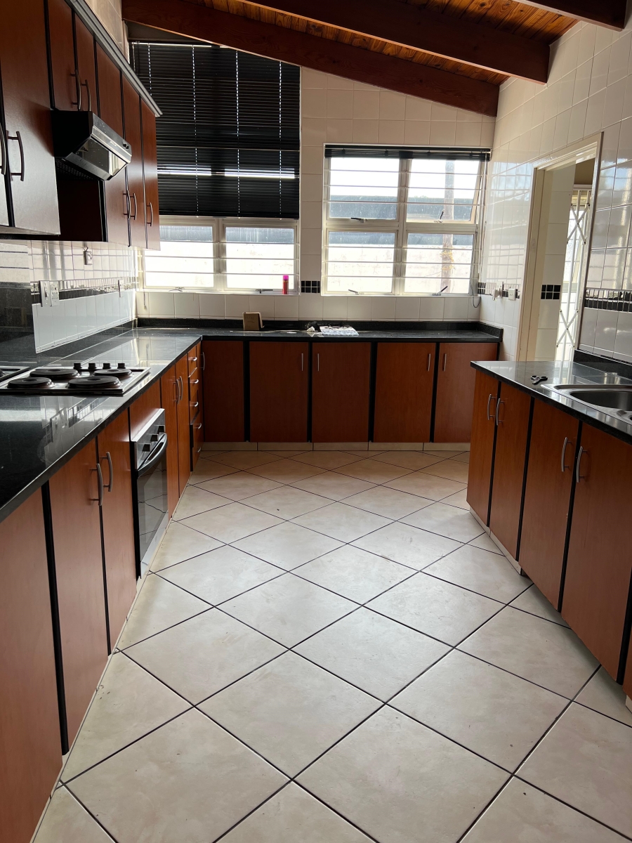 To Let 4 Bedroom Property for Rent in Umhlanga KwaZulu-Natal