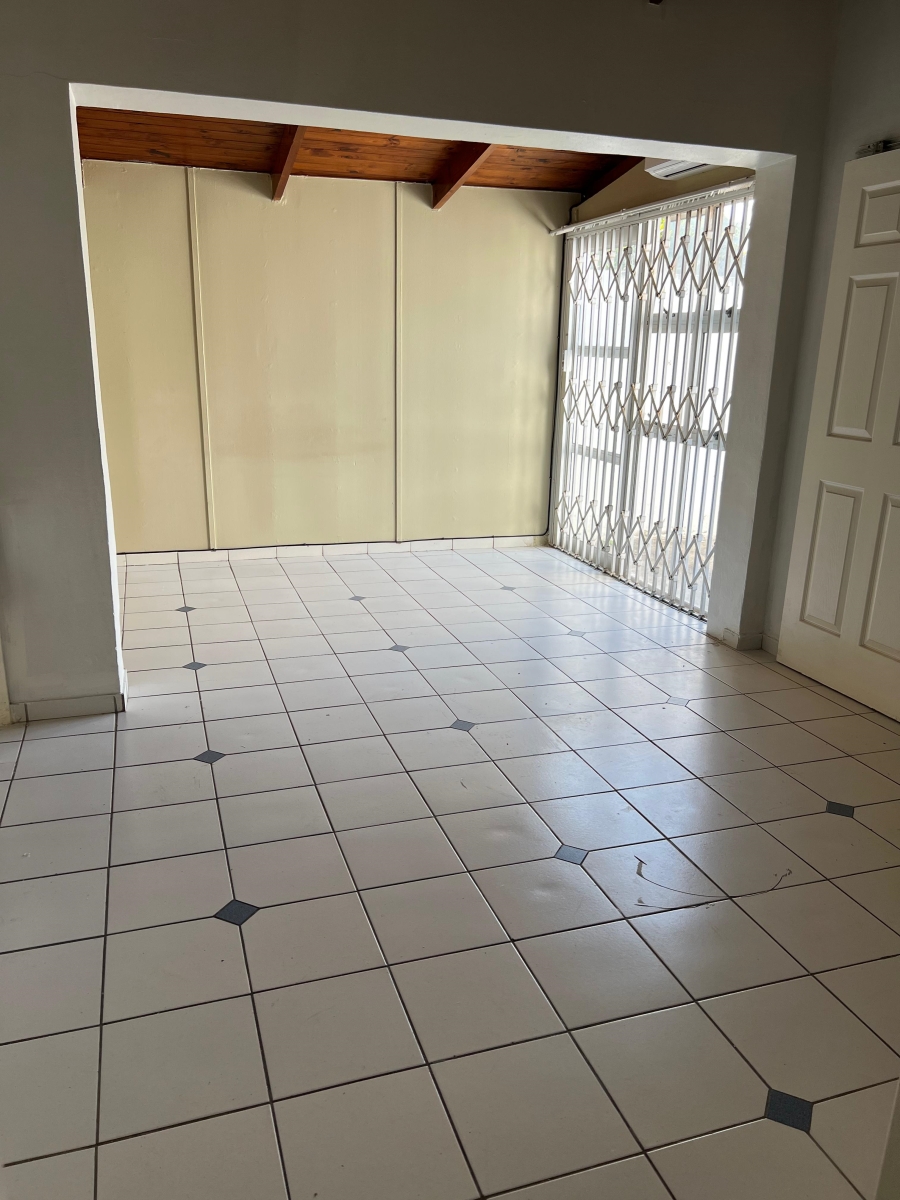 To Let 4 Bedroom Property for Rent in Umhlanga KwaZulu-Natal