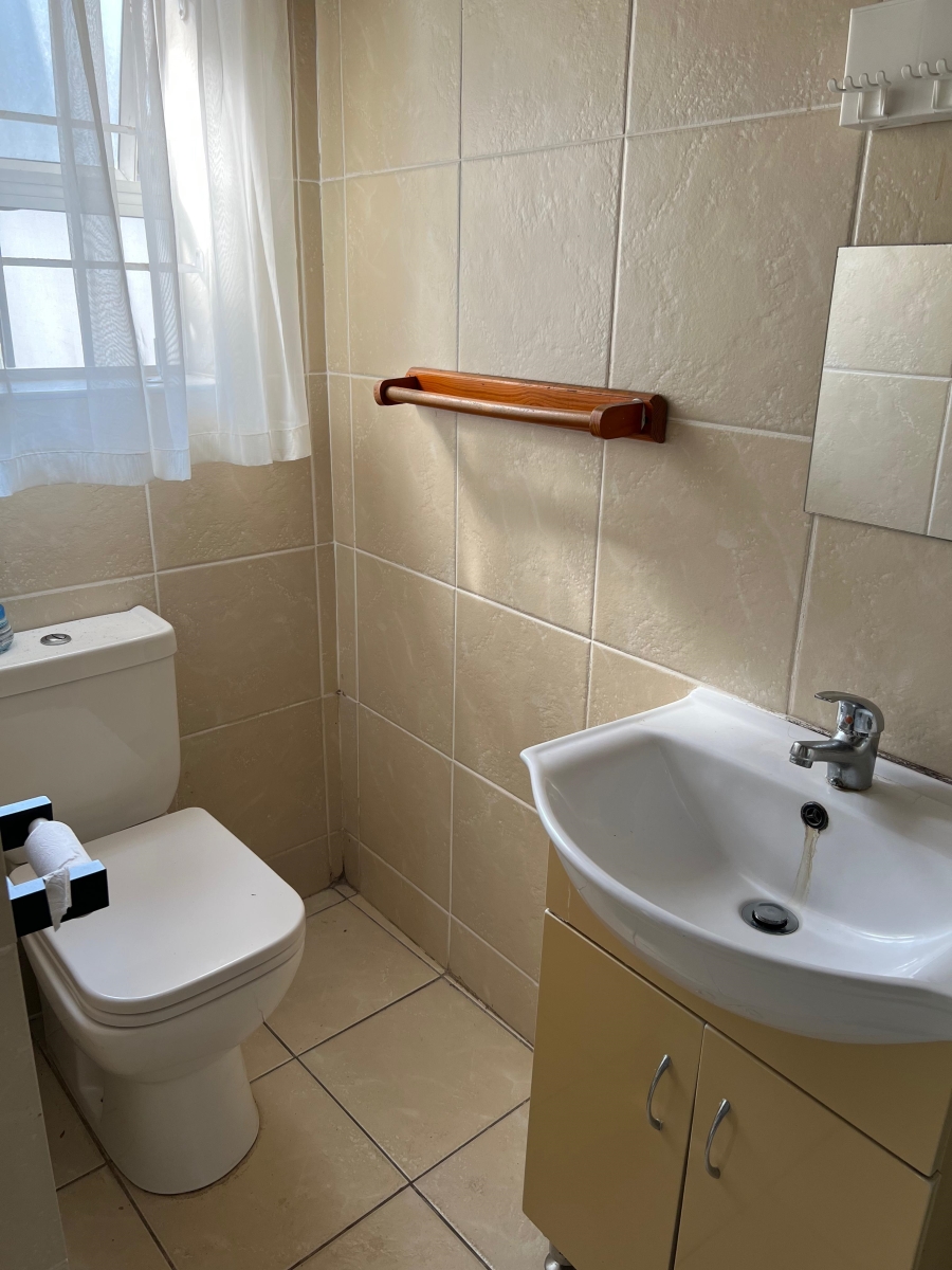 To Let 4 Bedroom Property for Rent in Umhlanga KwaZulu-Natal