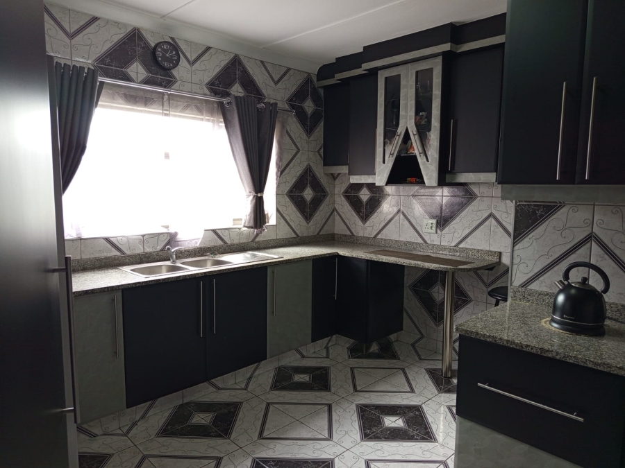 3 Bedroom Property for Sale in Lotusville KwaZulu-Natal