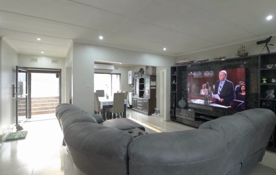 7 Bedroom Property for Sale in Herrwood Park KwaZulu-Natal