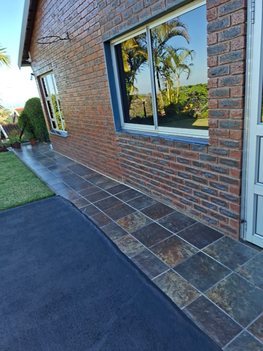 3 Bedroom Property for Sale in Dawncrest KwaZulu-Natal