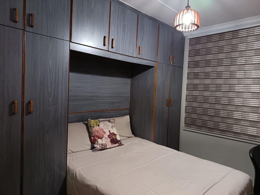 3 Bedroom Property for Sale in Dawncrest KwaZulu-Natal