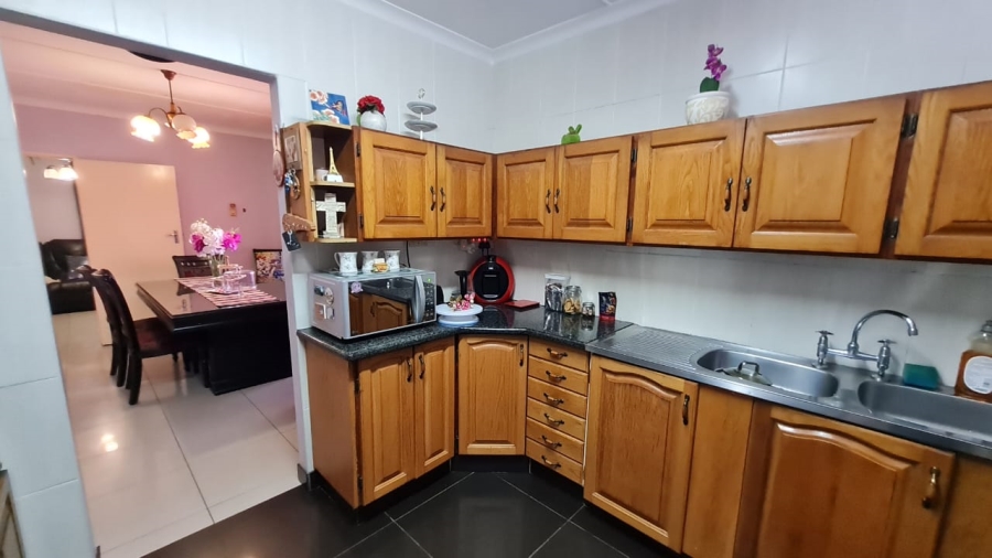 3 Bedroom Property for Sale in Dawncrest KwaZulu-Natal