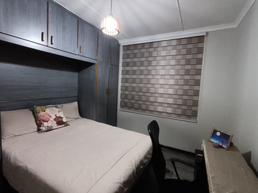 3 Bedroom Property for Sale in Dawncrest KwaZulu-Natal