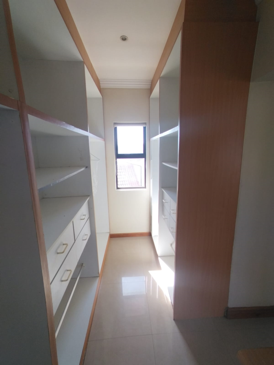 4 Bedroom Property for Sale in Izinga KwaZulu-Natal