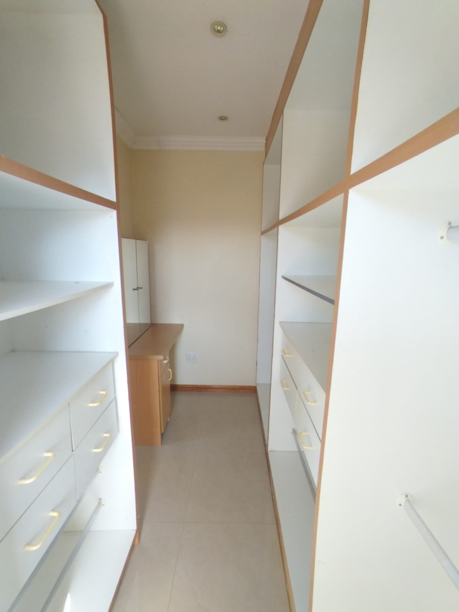 4 Bedroom Property for Sale in Izinga KwaZulu-Natal