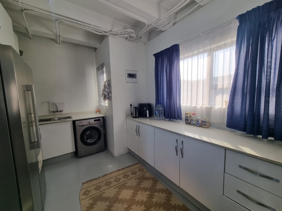 5 Bedroom Property for Sale in Uvongo Beach KwaZulu-Natal