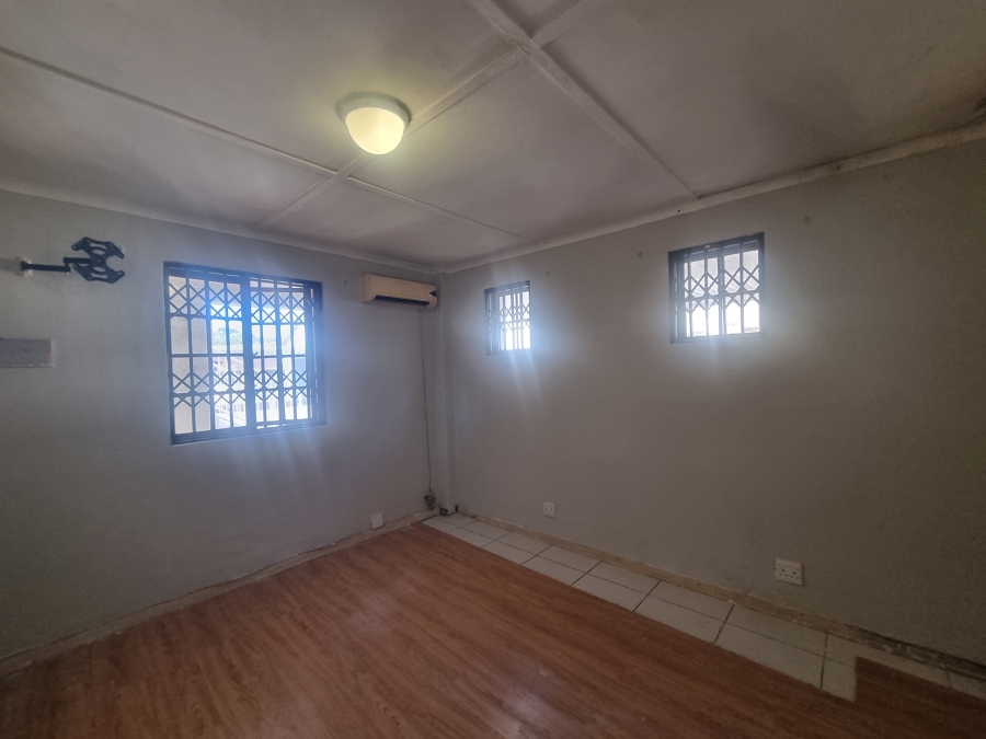 To Let 1 Bedroom Property for Rent in Margate KwaZulu-Natal