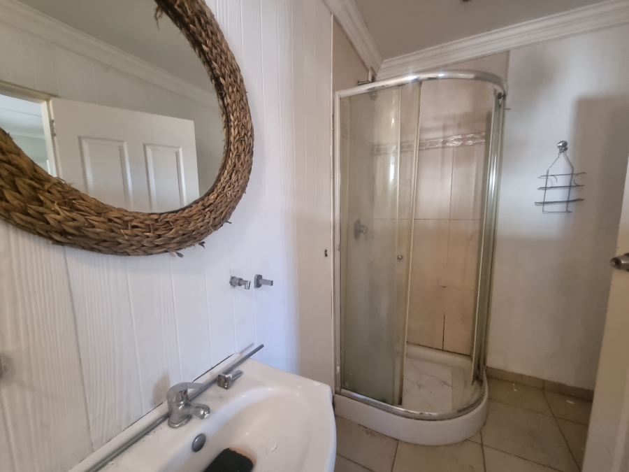 To Let 1 Bedroom Property for Rent in Margate KwaZulu-Natal