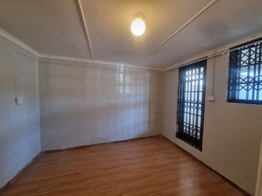 To Let 1 Bedroom Property for Rent in Margate KwaZulu-Natal