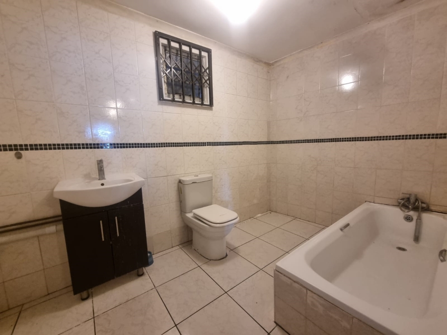 To Let 1 Bedroom Property for Rent in Margate KwaZulu-Natal