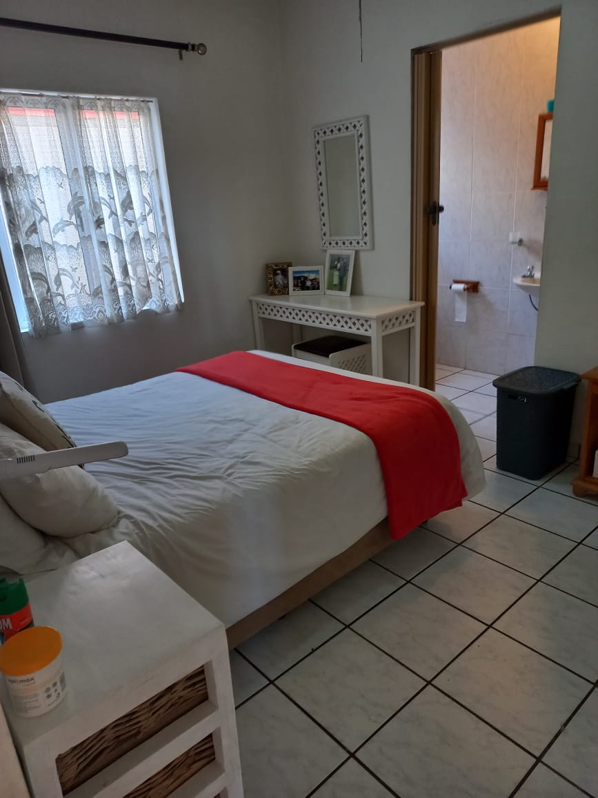2 Bedroom Property for Sale in Uvongo Beach KwaZulu-Natal
