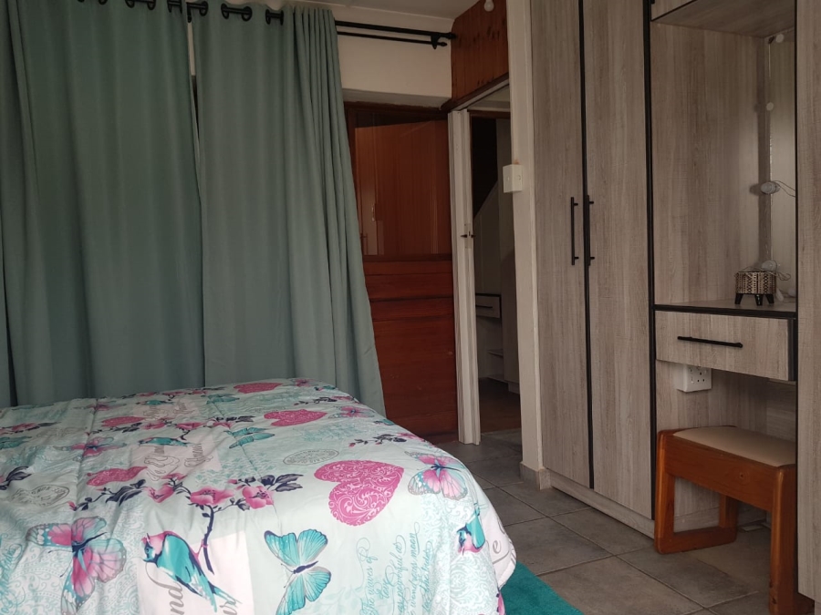 2 Bedroom Property for Sale in Manaba Beach KwaZulu-Natal