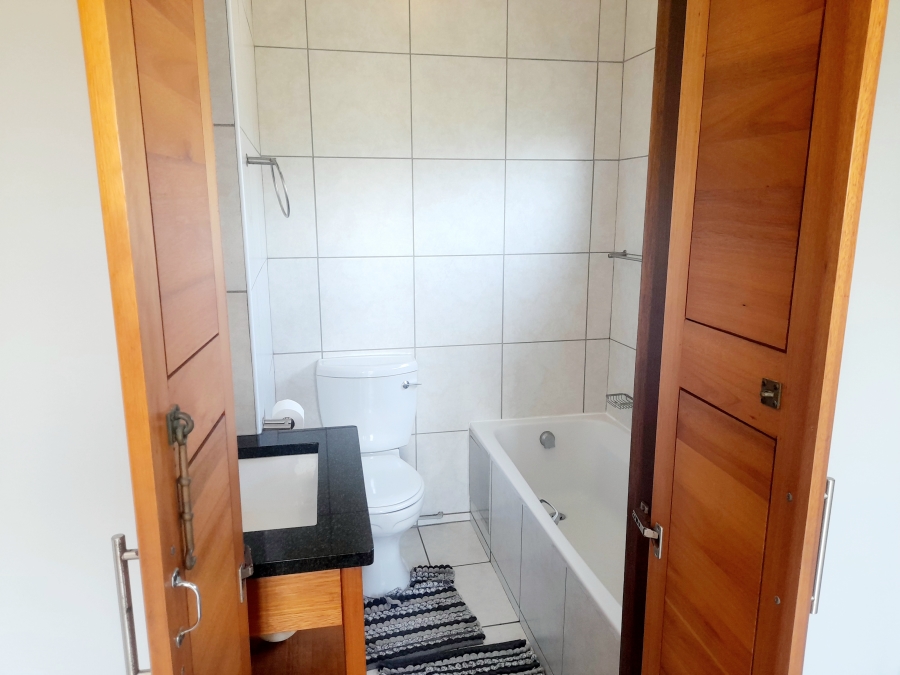 To Let 2 Bedroom Property for Rent in Margate KwaZulu-Natal