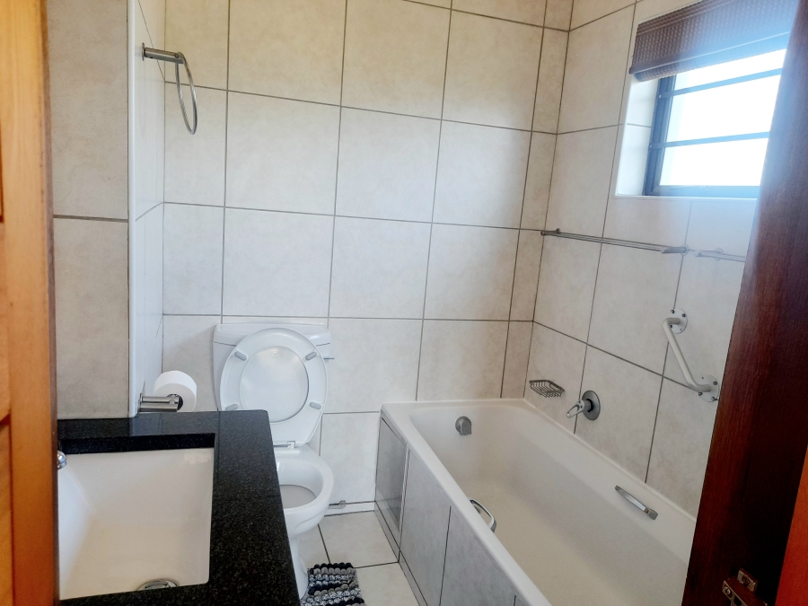 To Let 2 Bedroom Property for Rent in Margate KwaZulu-Natal