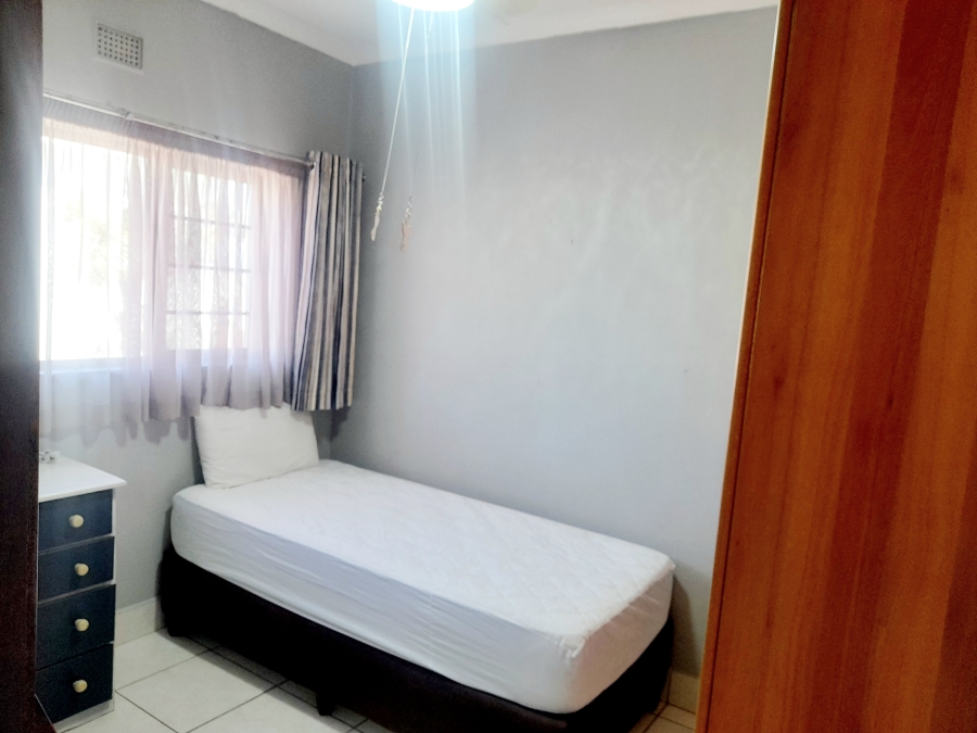 To Let 2 Bedroom Property for Rent in Margate KwaZulu-Natal