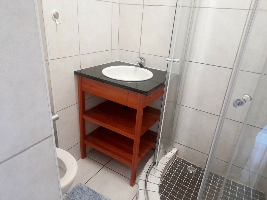 To Let 2 Bedroom Property for Rent in Margate KwaZulu-Natal