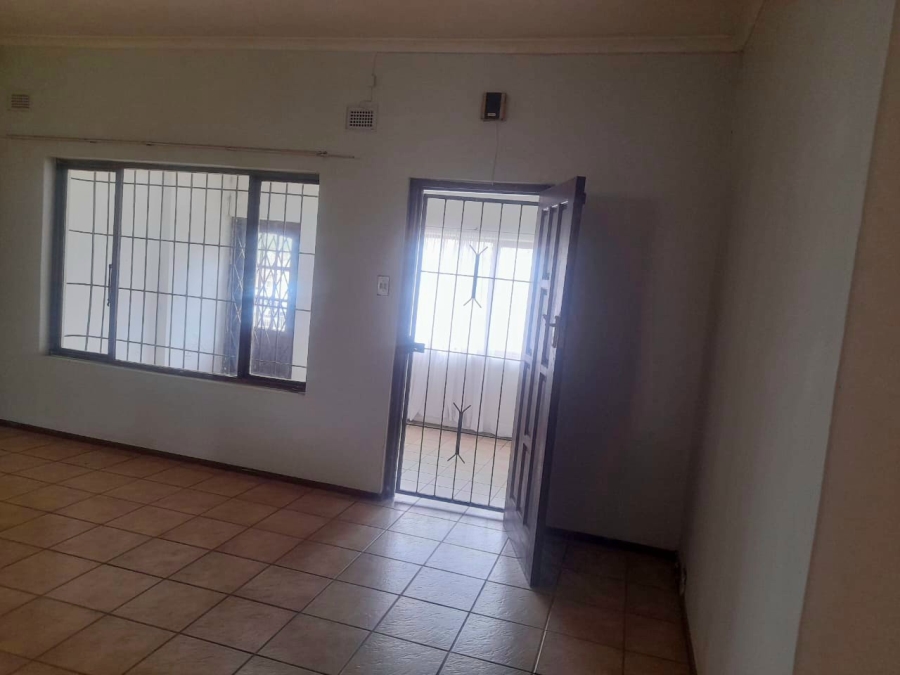 To Let 2 Bedroom Property for Rent in Margate KwaZulu-Natal
