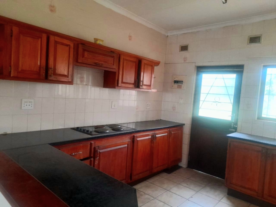To Let 2 Bedroom Property for Rent in Margate KwaZulu-Natal