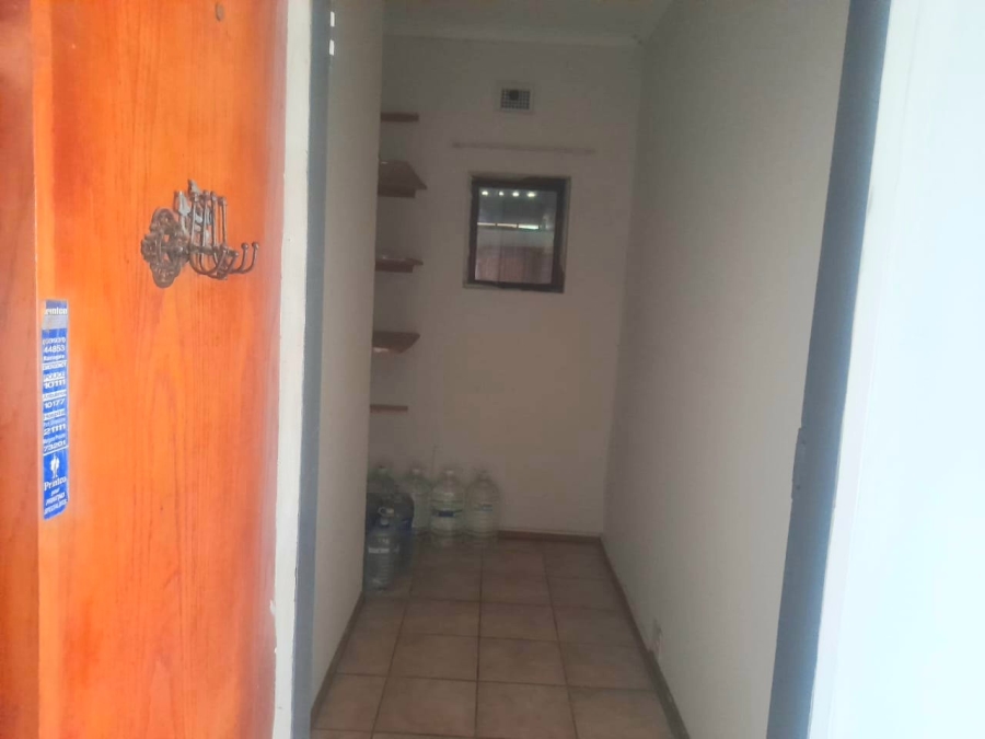 To Let 2 Bedroom Property for Rent in Margate KwaZulu-Natal