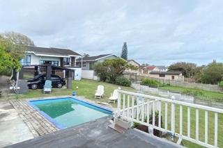 3 Bedroom Property for Sale in St Michaels On Sea KwaZulu-Natal
