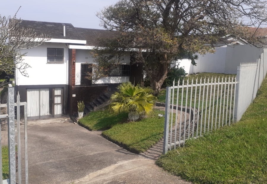 3 Bedroom Property for Sale in St Michaels On Sea KwaZulu-Natal