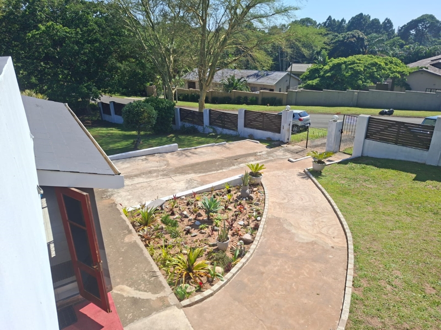 6 Bedroom Property for Sale in Uvongo KwaZulu-Natal
