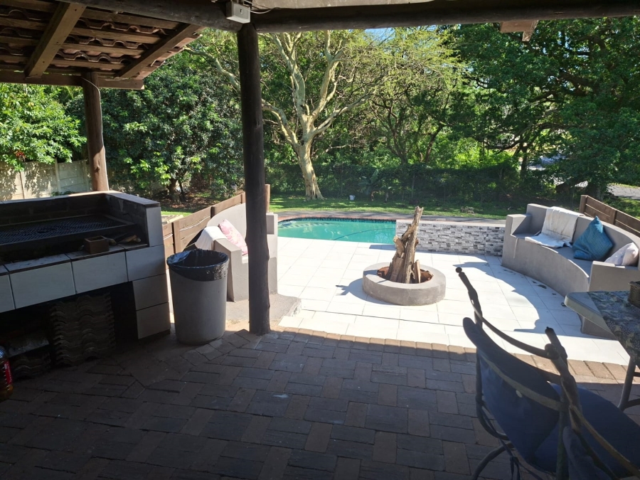 6 Bedroom Property for Sale in Uvongo KwaZulu-Natal