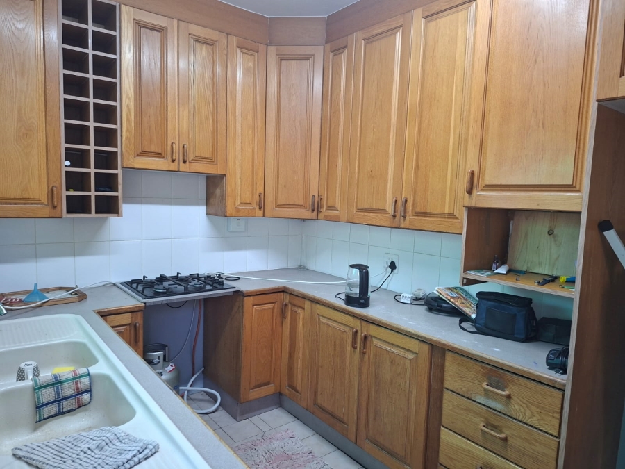 6 Bedroom Property for Sale in Uvongo KwaZulu-Natal