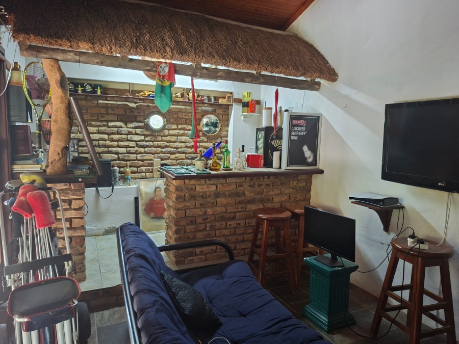 6 Bedroom Property for Sale in Uvongo KwaZulu-Natal