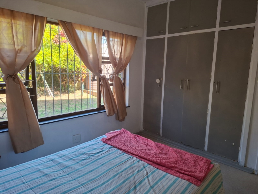 6 Bedroom Property for Sale in Uvongo KwaZulu-Natal