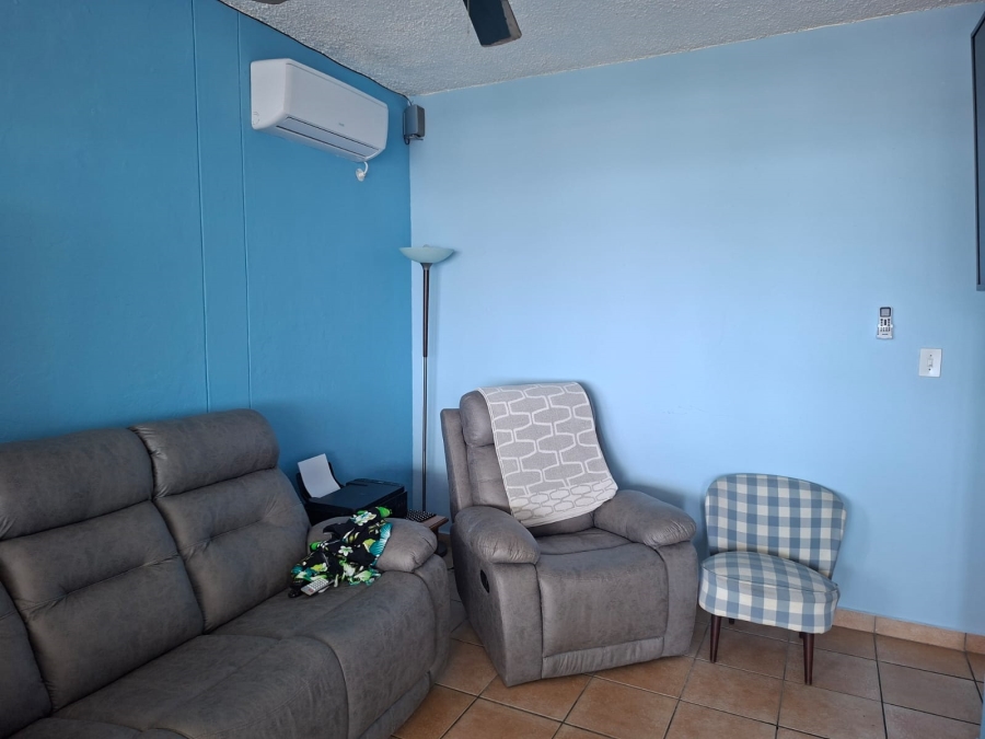 2 Bedroom Property for Sale in Manaba Beach KwaZulu-Natal