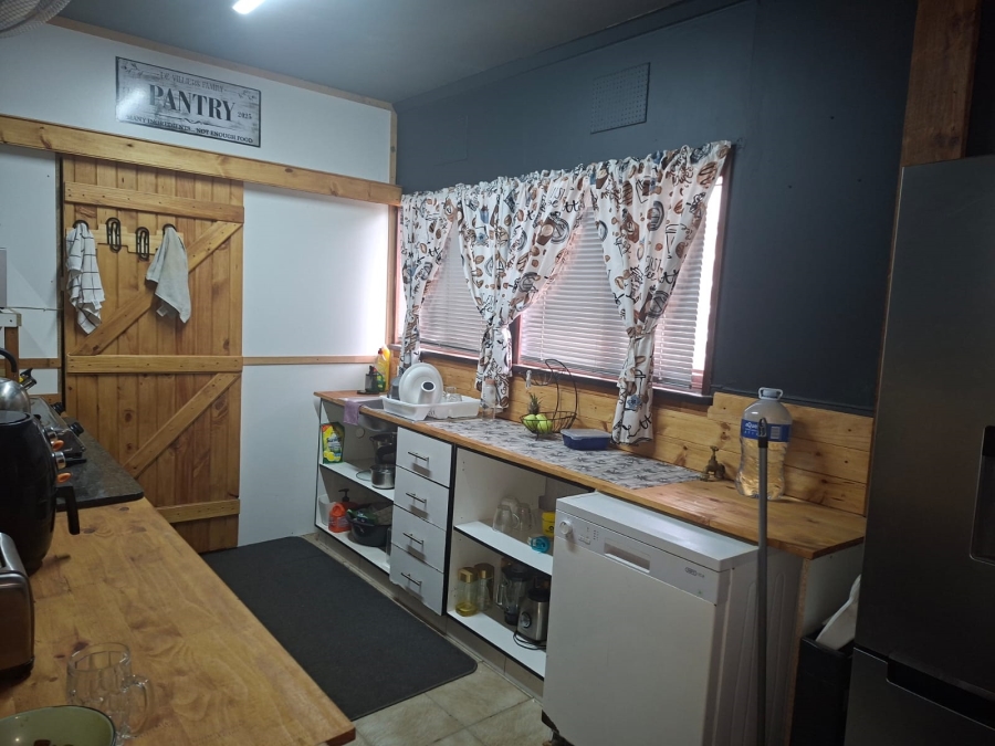 4 Bedroom Property for Sale in Uvongo Beach KwaZulu-Natal