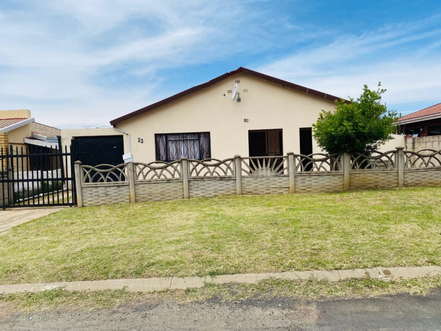 3 Bedroom Property for Sale in Acaciaville KwaZulu-Natal