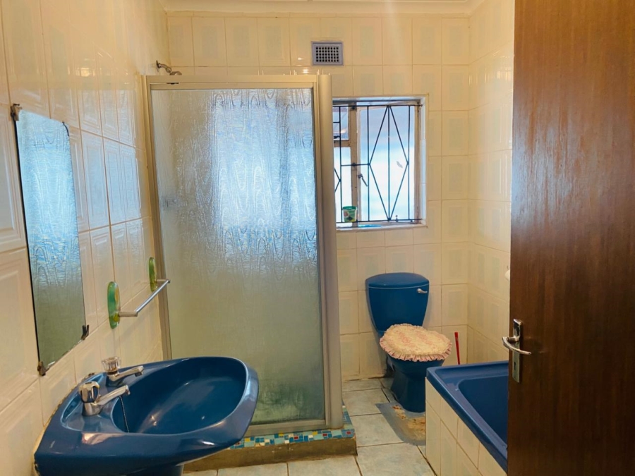 3 Bedroom Property for Sale in Acaciaville KwaZulu-Natal